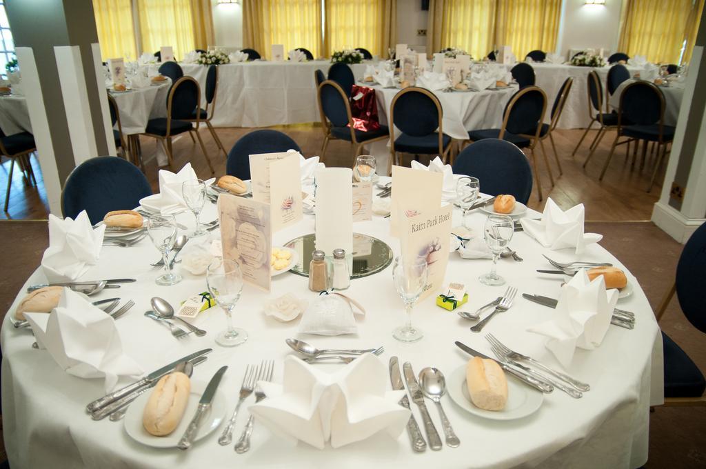 Kaim Park Hotel Bathgate Eksteriør billede